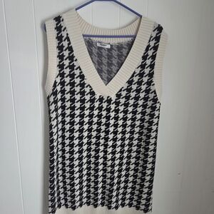 Houndstooth Knit V-Neck Sweater Dress in Black and Cream